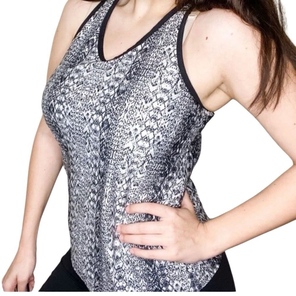 Athleta Limitless Tank Top Black white snakeskin print Size X-Small